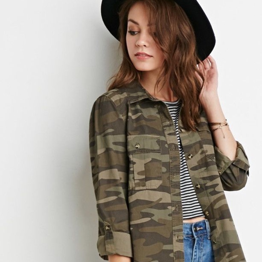 Forever21 women’s camo button up